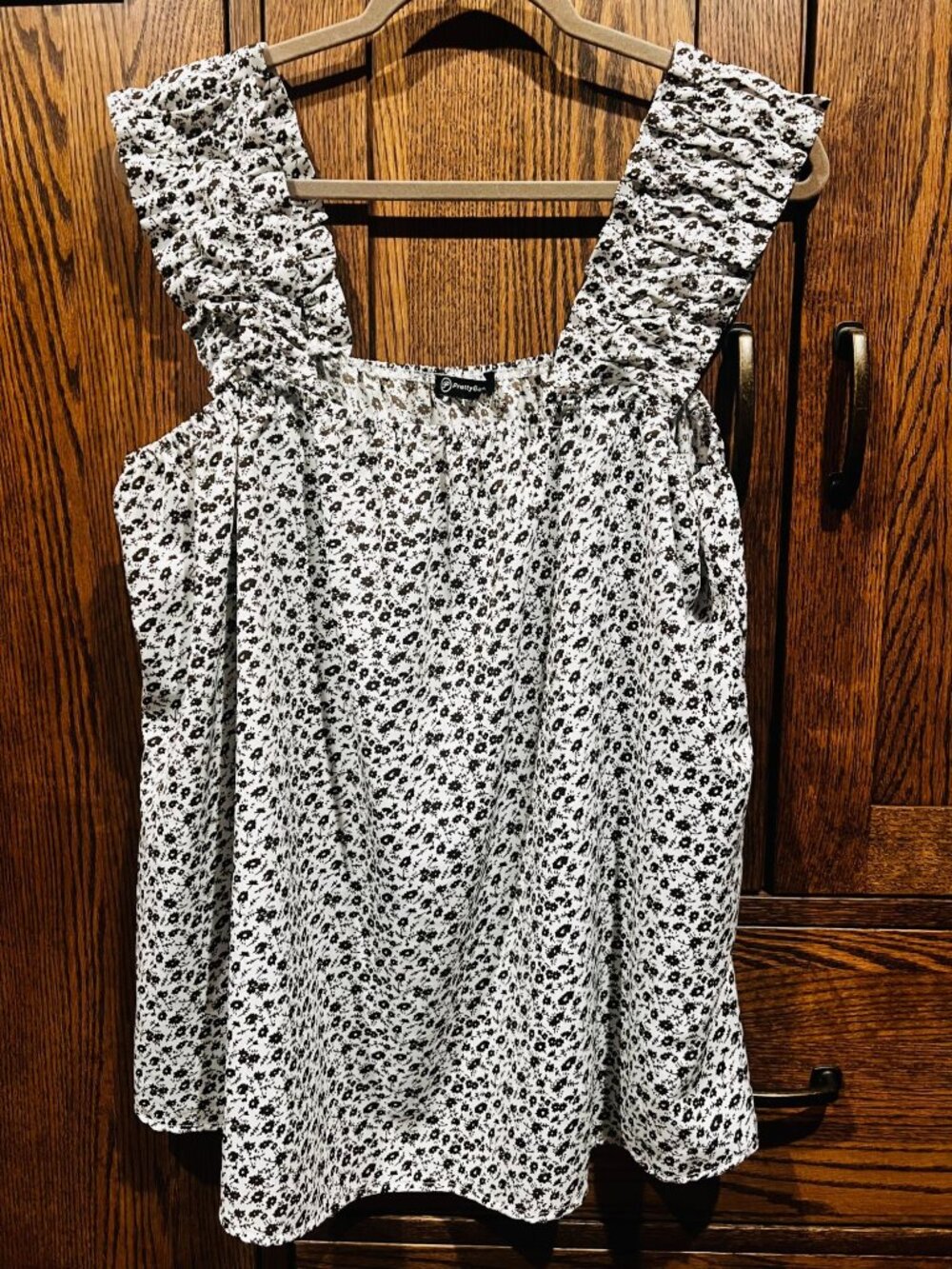 PrettyGarden Womens Floral Sleeveless Top With Ruffled Straps XL White & Brown P